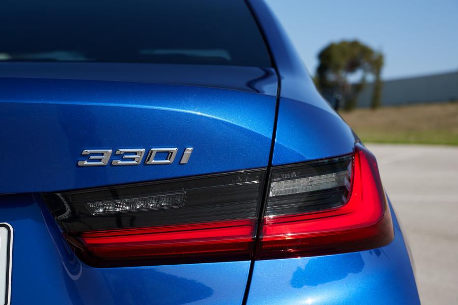 Логотип BMW 330i M Sport (G20) 2019 года  (WW) (фото 169 из 284)